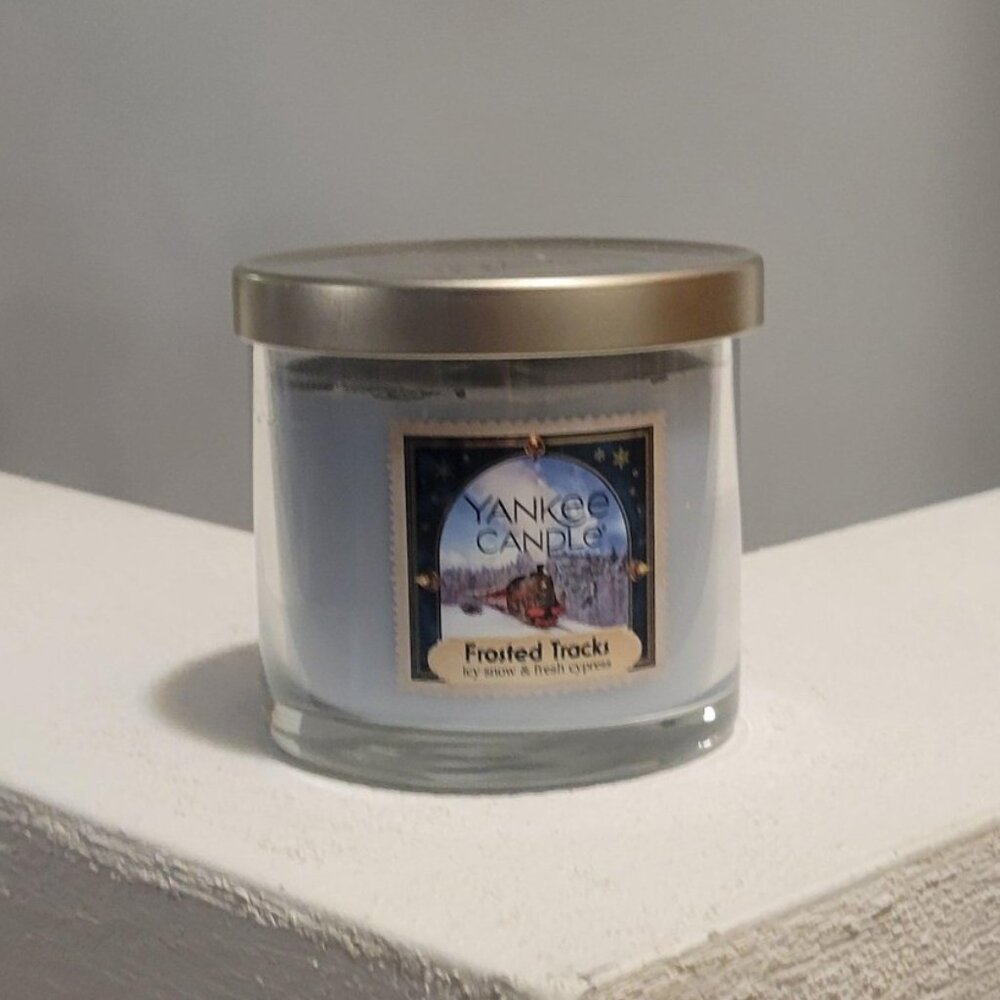NWT Yankee Candle - Frosted Tracks